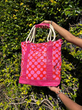 Load image into Gallery viewer, Lulu Super Oversized Tote
